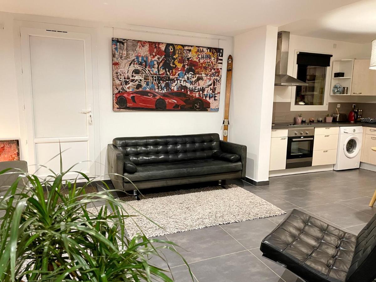 Art_booking . . . By Benoit_b Apartment