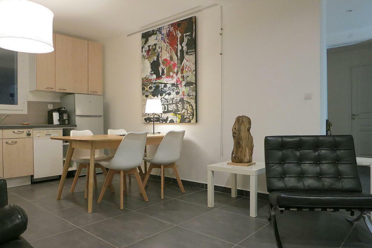 Apartment Art_booking . . . By Benoit_b